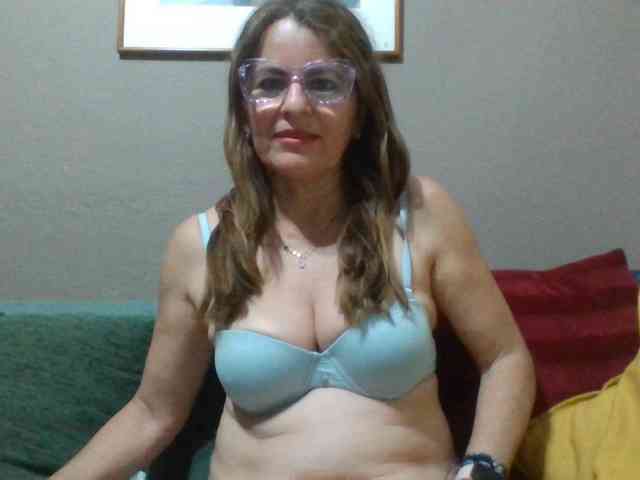 JuanitaWouti webcam