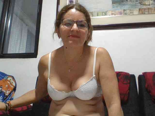 JuanitaWouti webcam