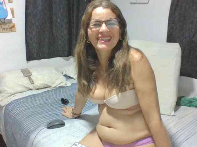 JuanitaWouti webcam