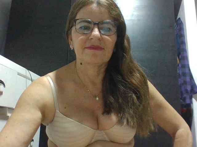 JuanitaWouti webcam