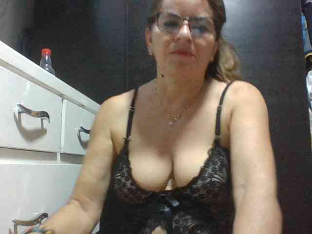 JuanitaWouti webcam
