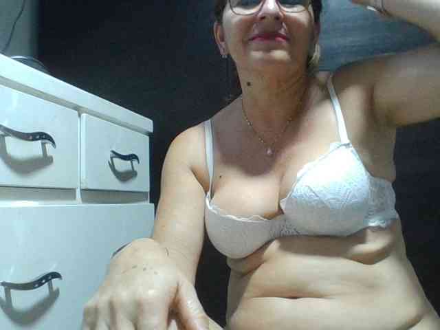 JuanitaWouti webcam
