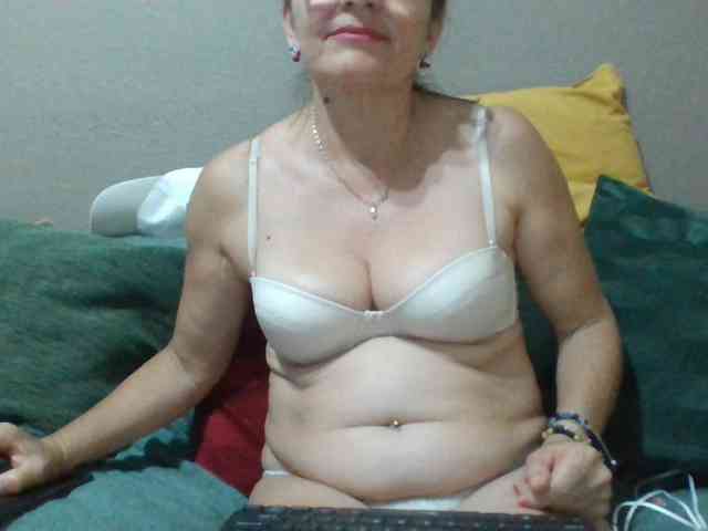 JuanitaWouti webcam