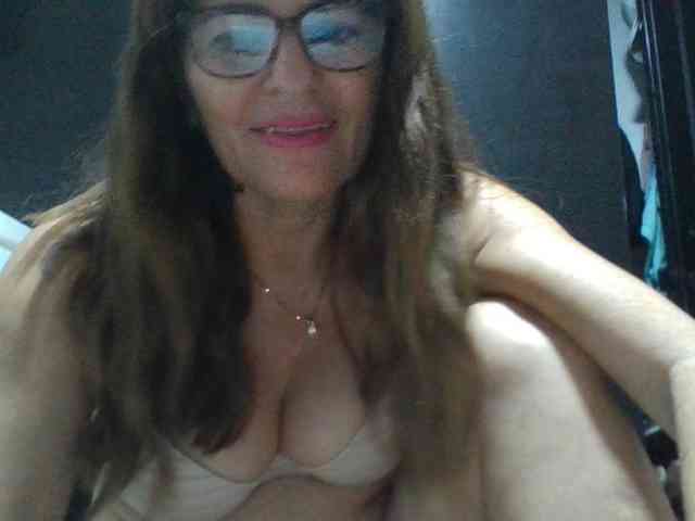 JuanitaWouti webcam