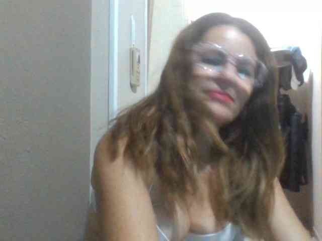 JuanitaWouti webcam