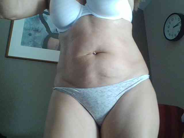 JuanitaWouti webcam