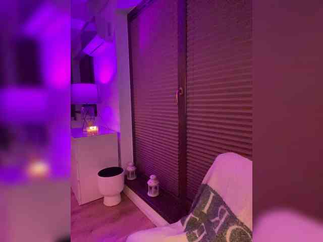 ladyofdesire's live room