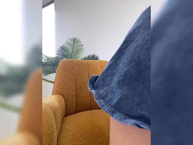 ladyofdesire's live room
