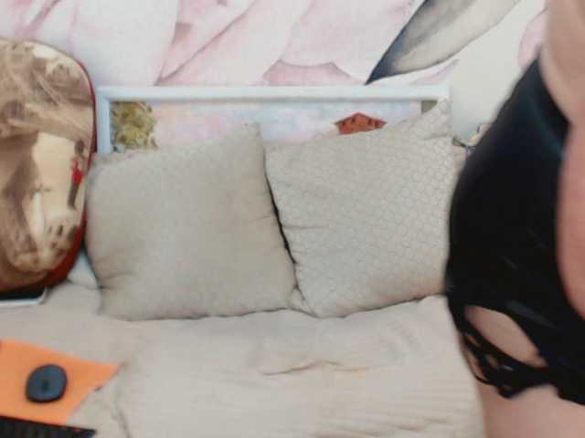 SweetyRina live webcam show
