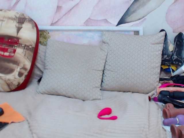 MadlenHairy live cam on BongaCams