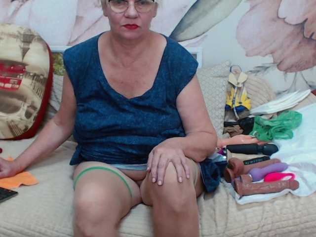 MadlenHairy live cam on BongaCams