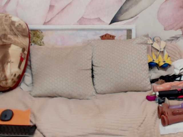 MadlenHairy live webcam show