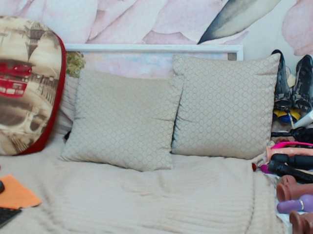 MadlenHairy live cam on BongaCams