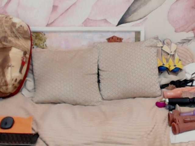 MadlenHairy live webcam show