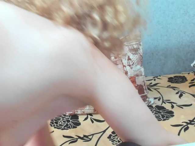 Red-hot-lips live cam on BongaCams