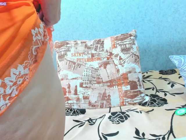 Red-hot-lips live cam on BongaCams