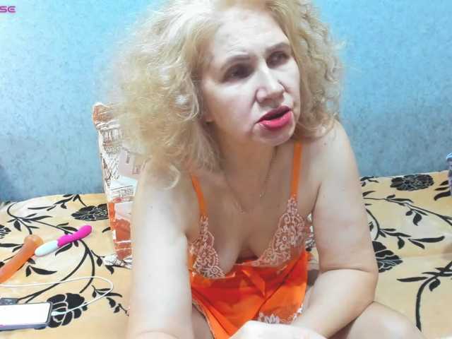 Red-hot-lips live cam on BongaCams
