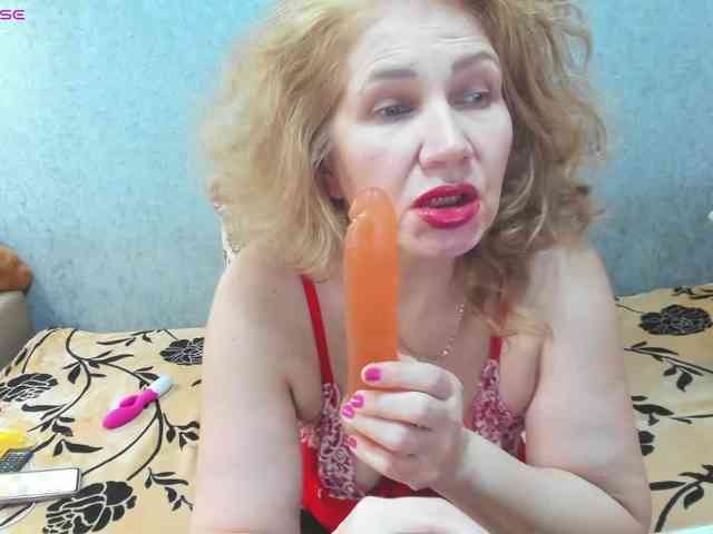 Red-hot-lips webcam