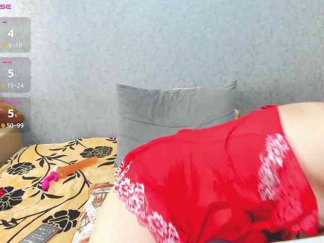 Red-hot-lips webcam