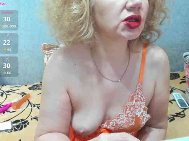 Red-hot-lips webcam