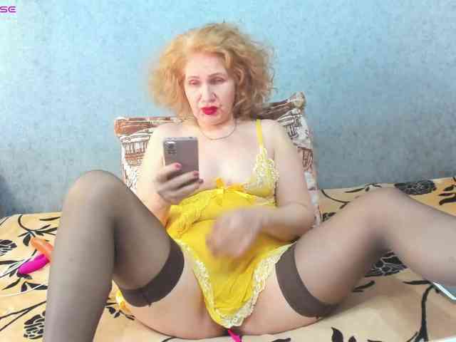 Red-hot-lips webcam