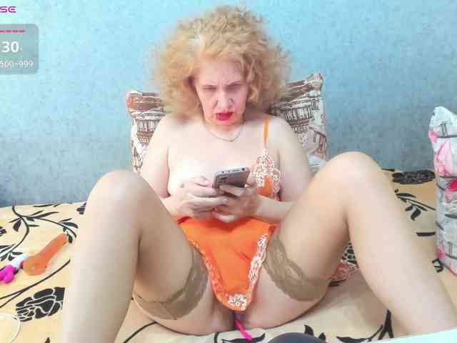 Red-hot-lips webcam