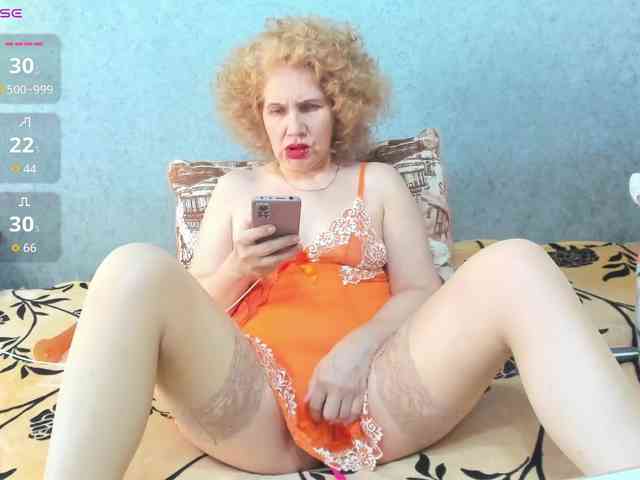 Red-hot-lips webcam