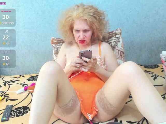 Red-hot-lips webcam