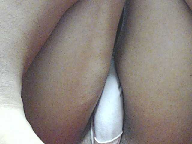 HOTTTSKIN live cam on BongaCams