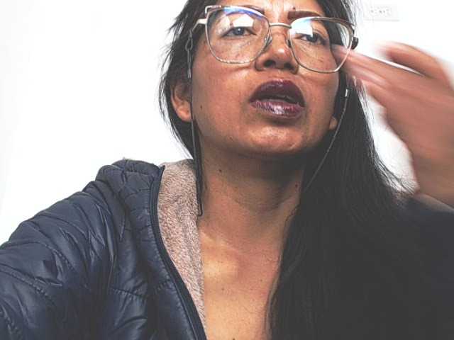 HOTTTSKIN live cam on BongaCams