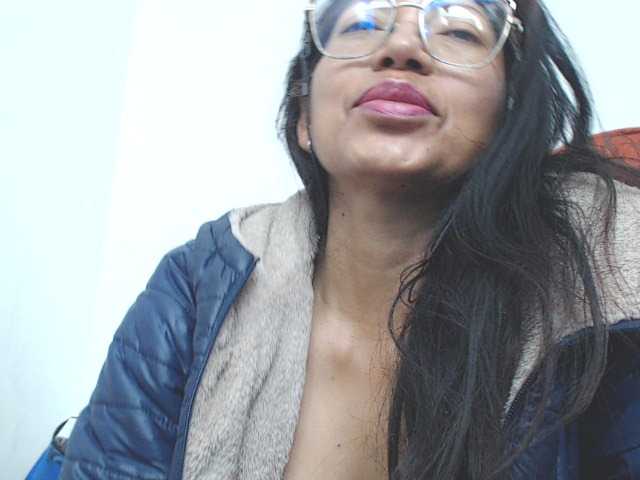 HOTTTSKIN live cam on BongaCams