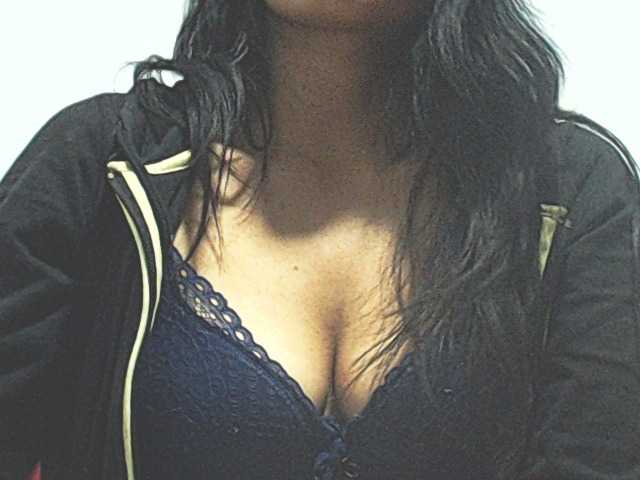 Sex chat gratuit in direct cu HOTTTSKIN pe BongaCams