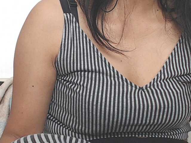 HOTTTSKIN live cam on BongaCams