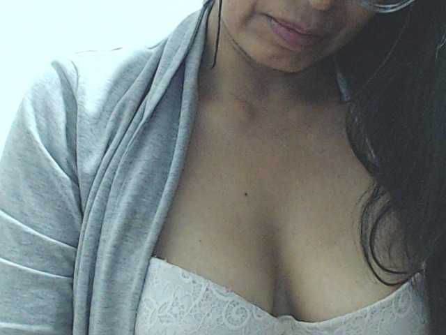 HOTTTSKIN live cam on BongaCams