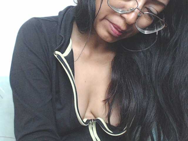 HOTTTSKIN live cam on BongaCams