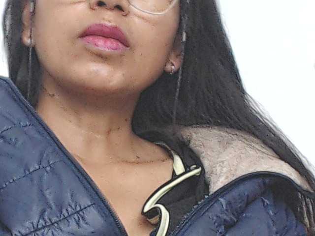 HOTTTSKIN live cam on BongaCams