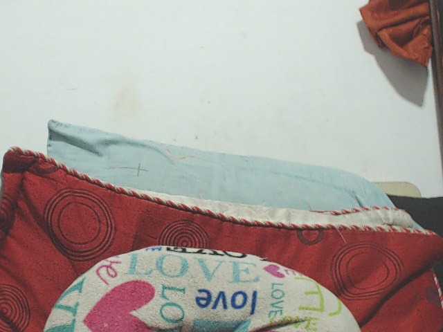 HOTTTSKIN live cam on BongaCams