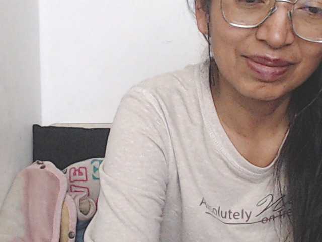 HOTTTSKIN live cam on BongaCams