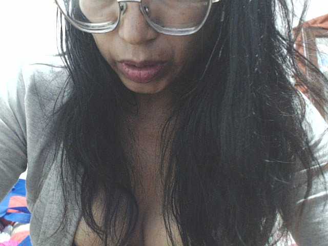 HOTTTSKIN live cam on BongaCams