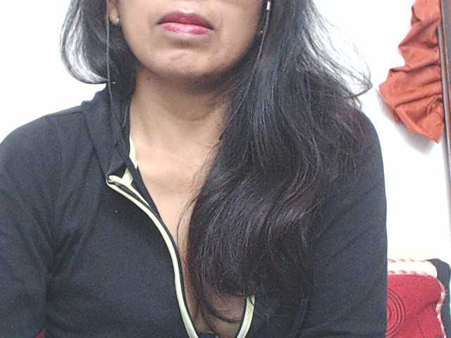 HOTTTSKIN live cam on BongaCams