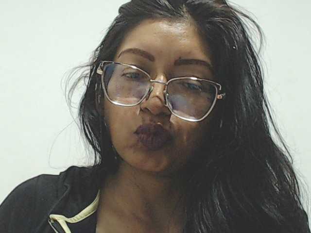 HOTTTSKIN live webcam show