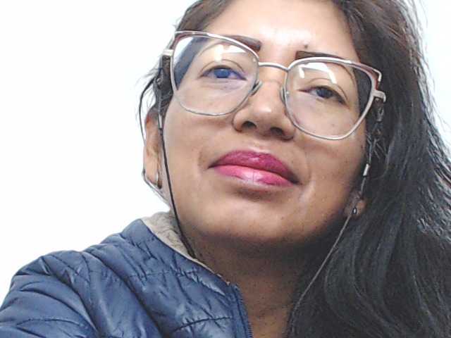 HOTTTSKIN live cam on BongaCams