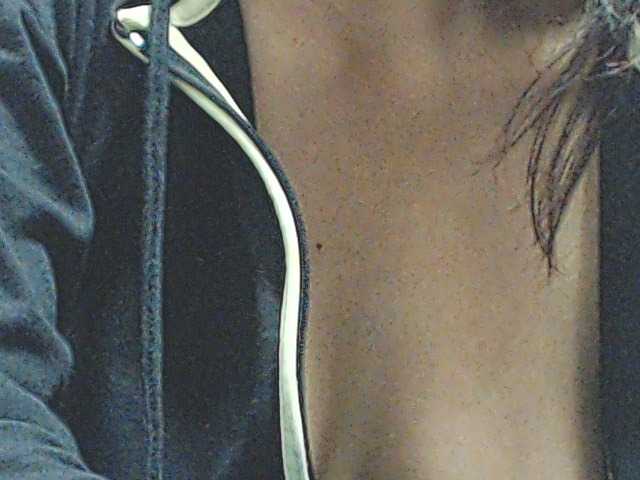 HOTTTSKIN live cam on BongaCams