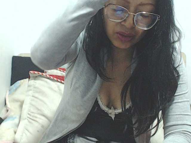 HOTTTSKIN live cam on BongaCams