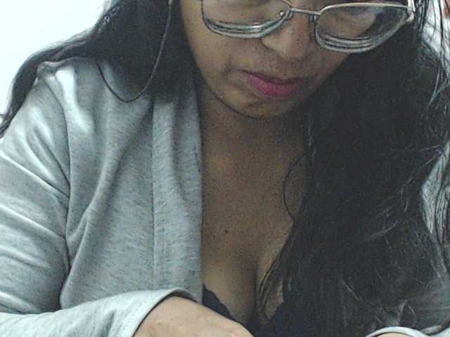 HOTTTSKIN live cam on BongaCams