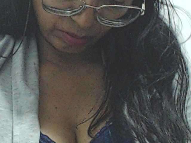 HOTTTSKIN live cam on BongaCams