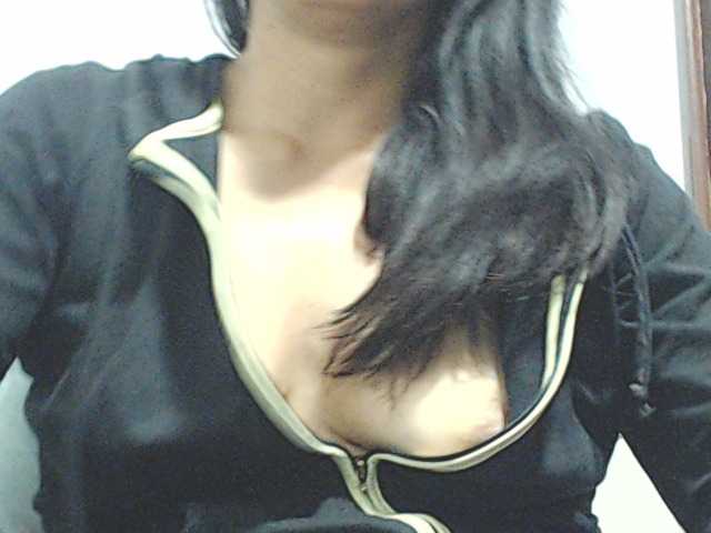 HOTTTSKIN live cam on BongaCams
