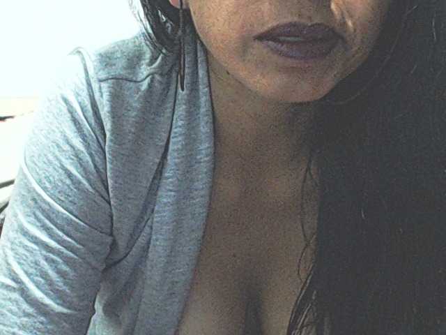 HOTTTSKIN live cam on BongaCams