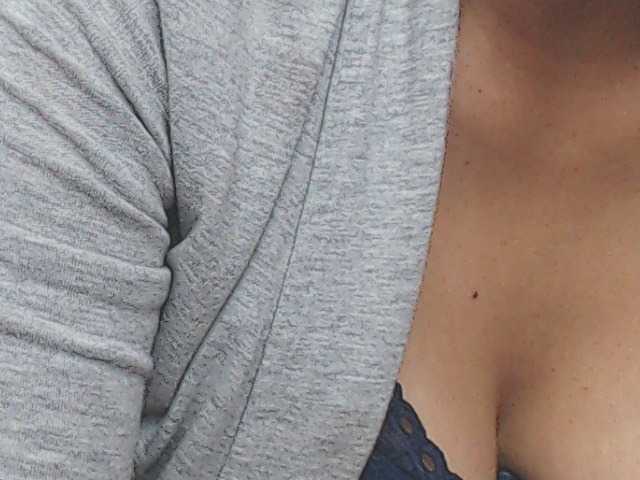 HOTTTSKIN live cam on BongaCams