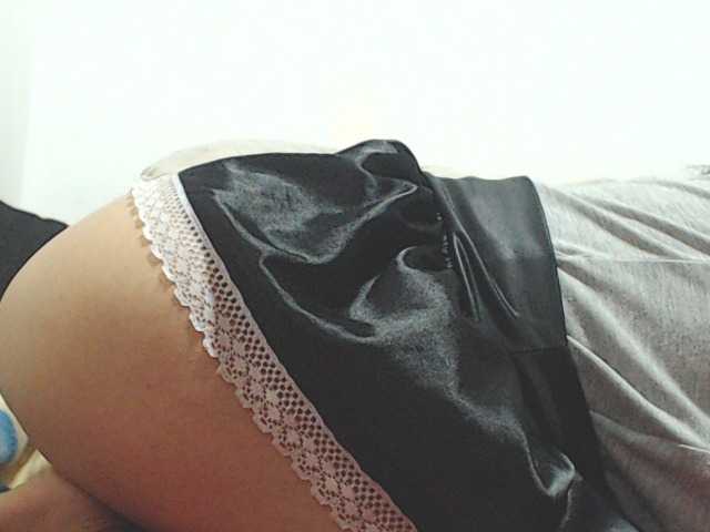 HOTTTSKIN live cam on BongaCams
